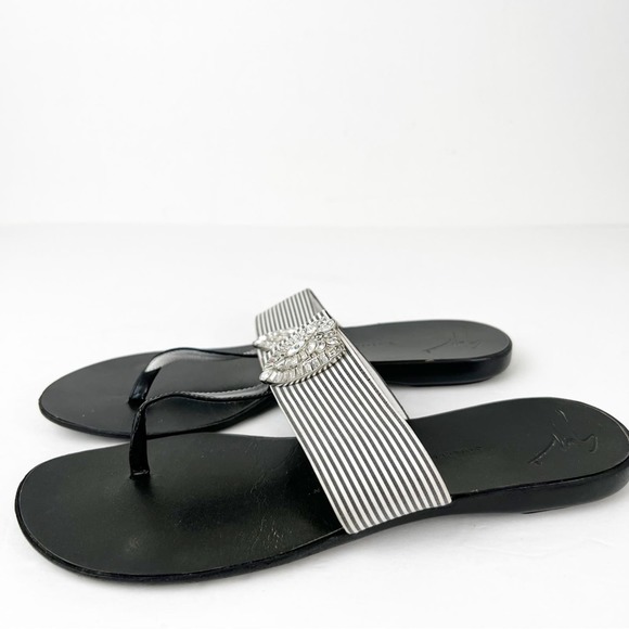 Giuseppe Zanotti Diamond Jewel thong flats black and white - Picture 7 of 8